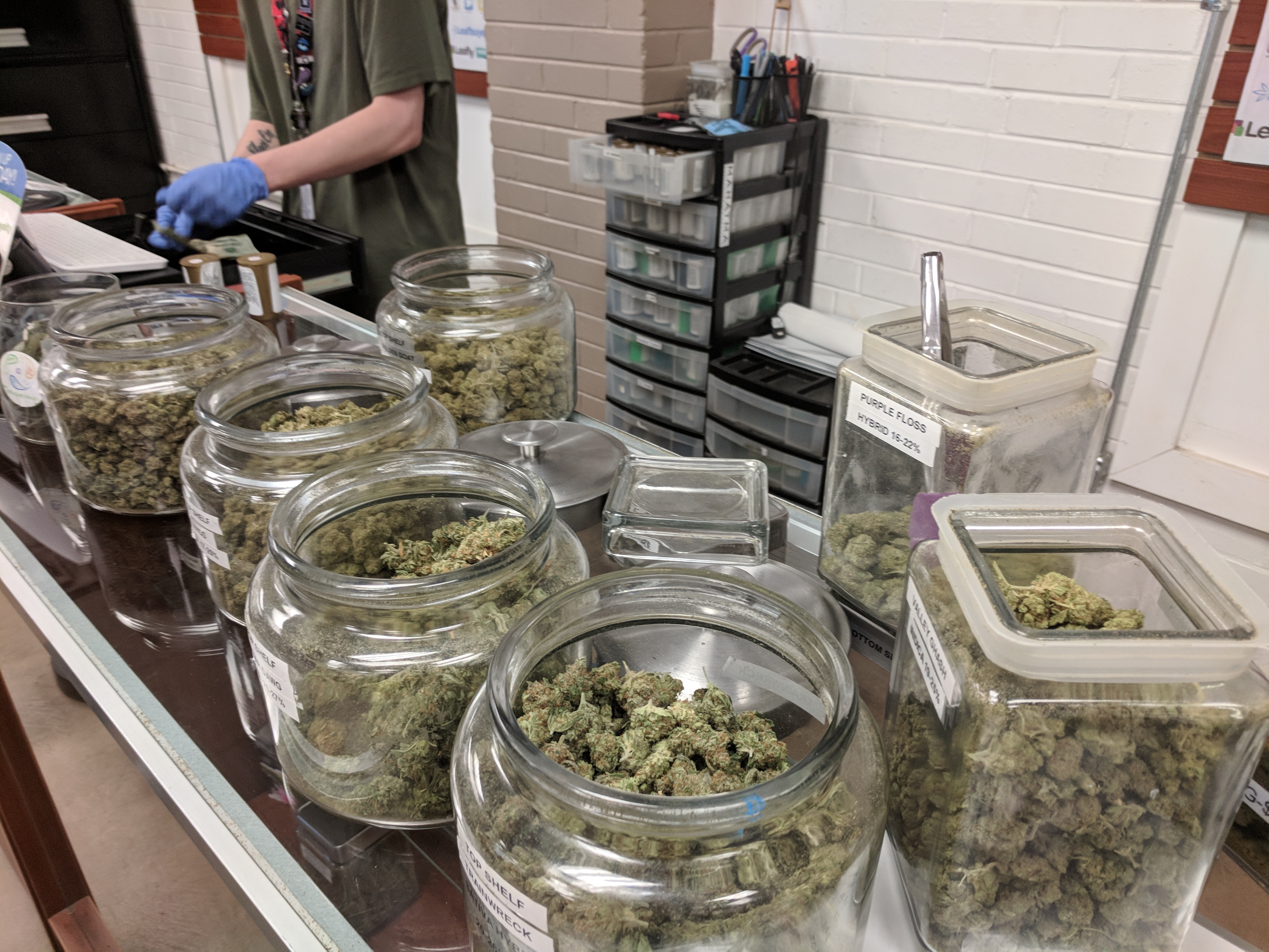 Top 5 Indicators of a High-Quality Medical Dispensary for Your Purchases